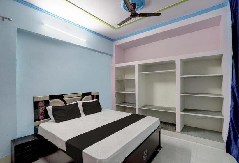 Отель Oyo Red Rose