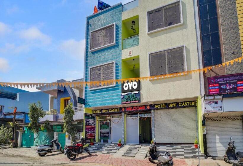 Hotel Oyo Urvi Castle