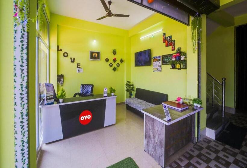 Hotel Oyo Urvi Castle