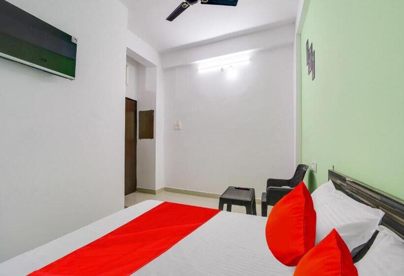 Hotel Oyo Urvi Castle