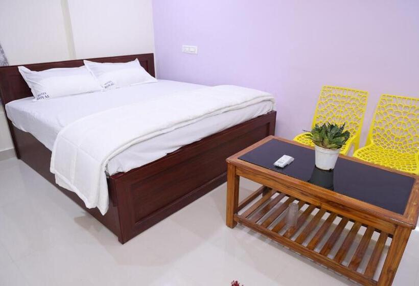 Отель Royal Stay Inn