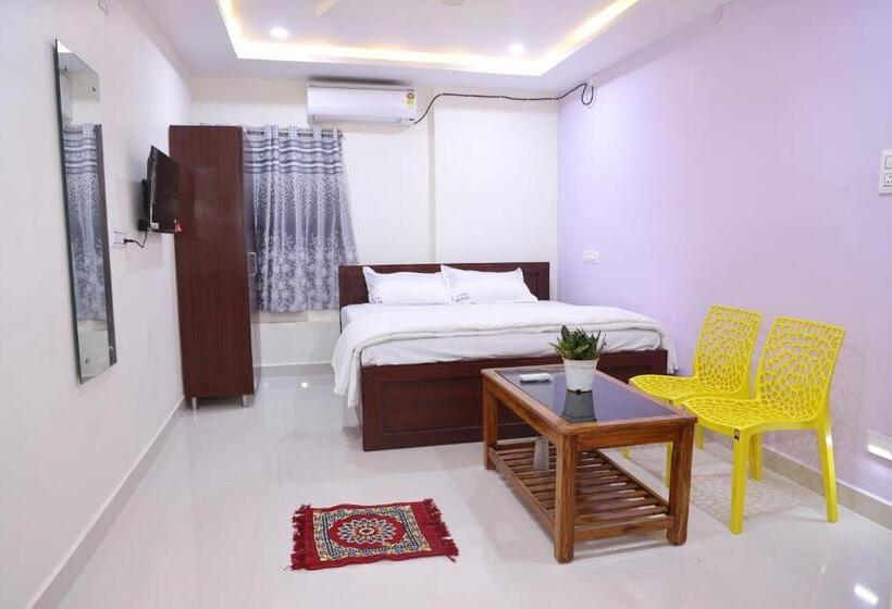 Отель Royal Stay Inn