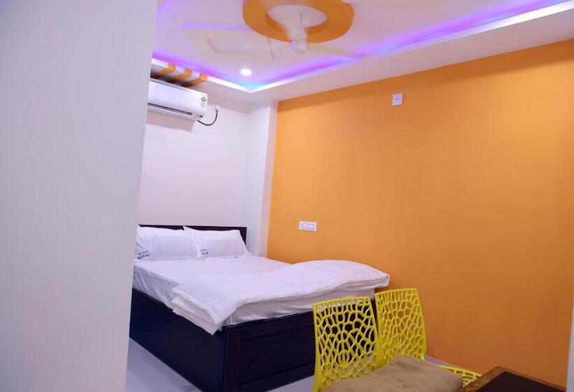 Отель Royal Stay Inn