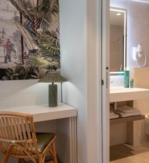 Отель Résidence Hôtelière Chambord Au Coeur De Menton   Entièrement Rénovée