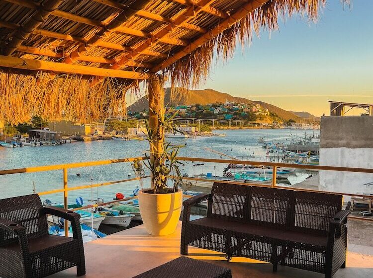 Отель Sealion Dive Center