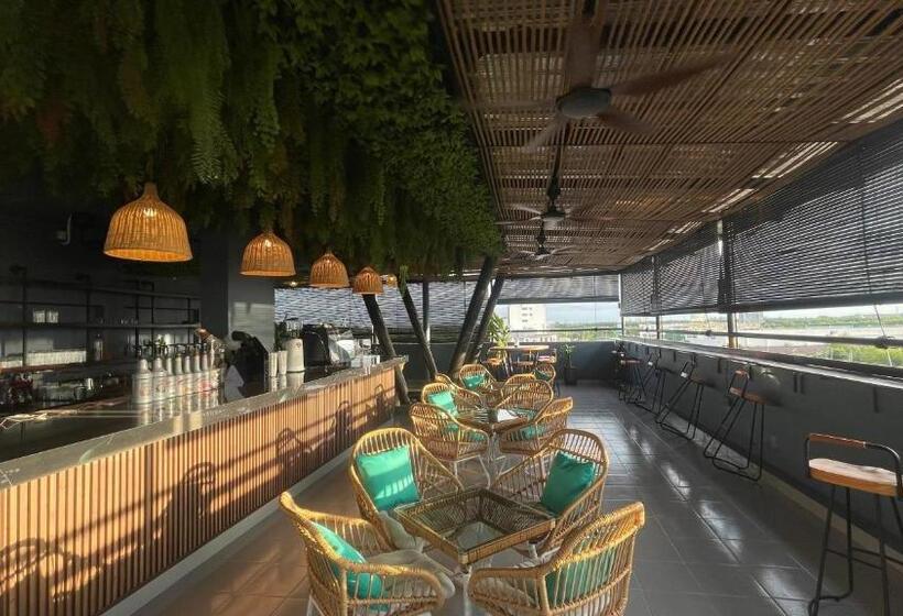 בית מלון כפרי Sunflower World