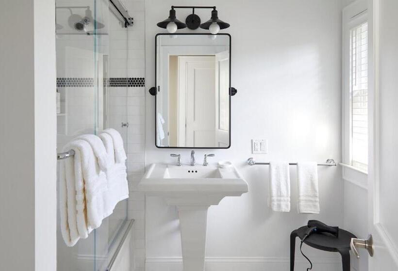 בית מלון כפרי The Kent Collection