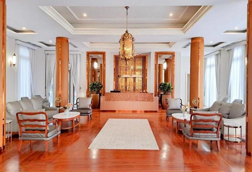 Отель The Navy House