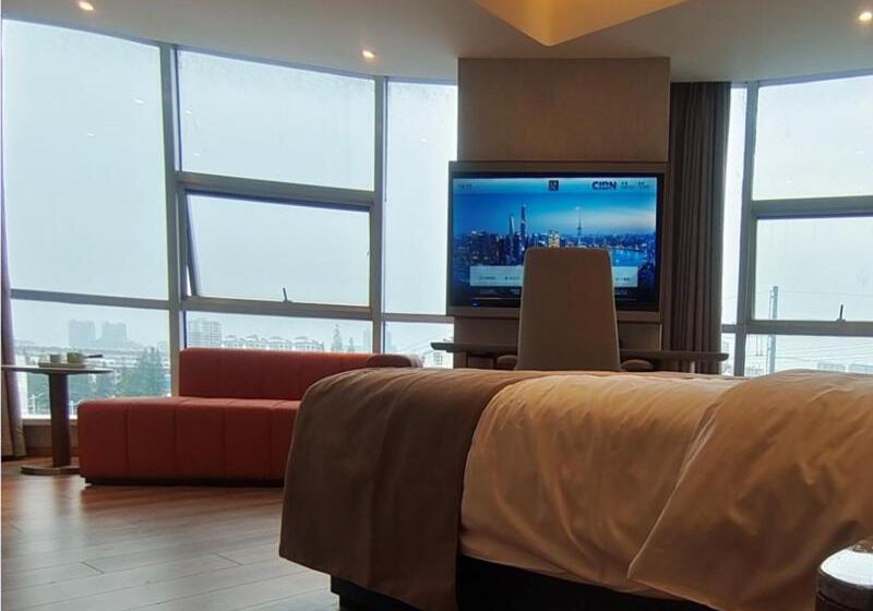Lanou Hotel Lianyungang Donghai High Speed Railway Station Crystal City