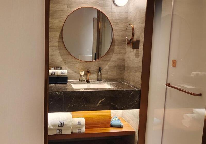 Lanou Hotel Lianyungang Donghai High Speed Railway Station Crystal City