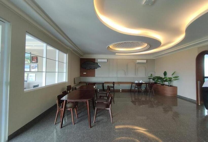 Maulidia Hotel Syariah & Convention Center