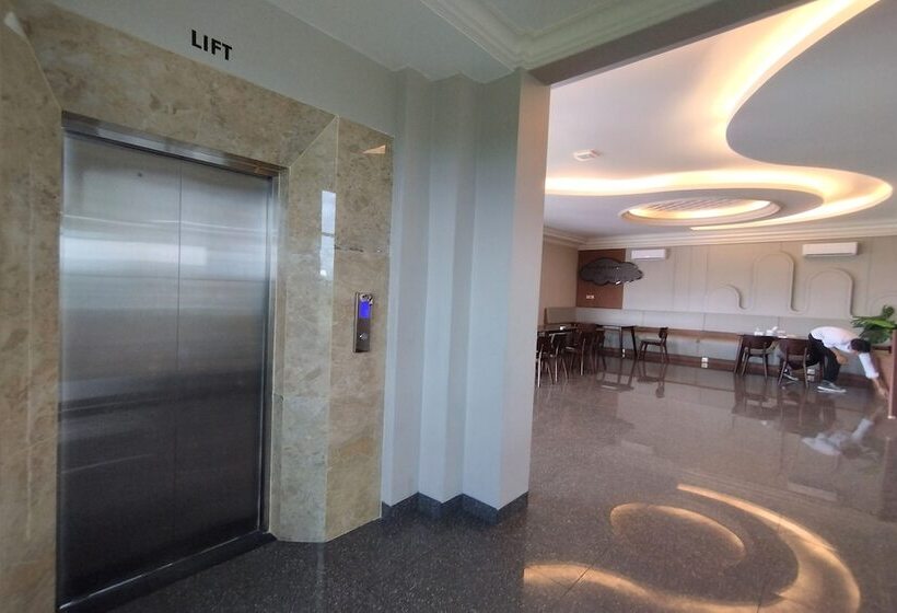 Maulidia Hotel Syariah & Convention Center