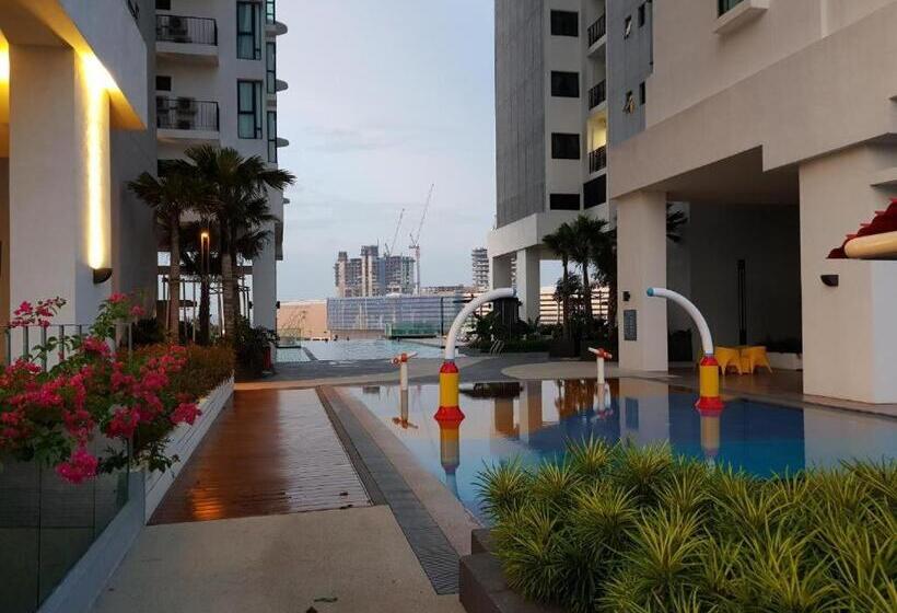 Midvalley Southkey Mosaic 6 9pax Netflix Smarttv70inch