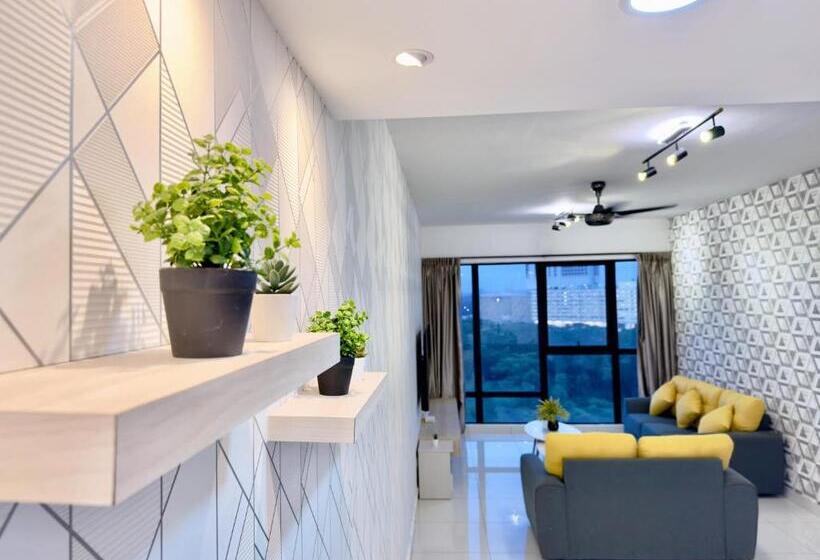 Midvalley Southkey Mosaic 6 9pax Netflix Smarttv70inch