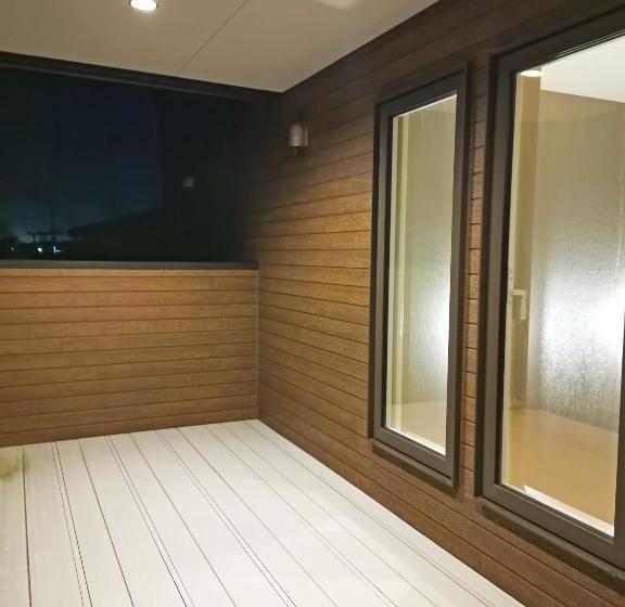 ペンション White House Onsen Guesthouse