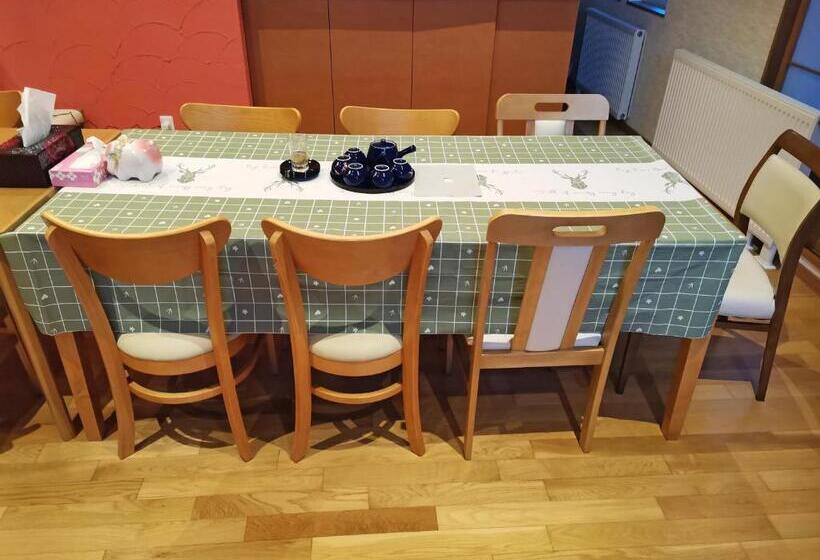 ペンション White House Onsen Guesthouse