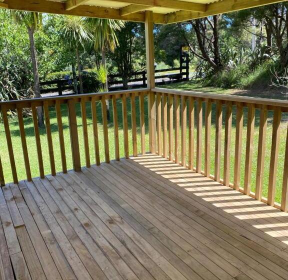 פנסיון 30 On Colville