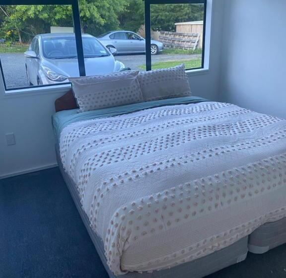 פנסיון 30 On Colville