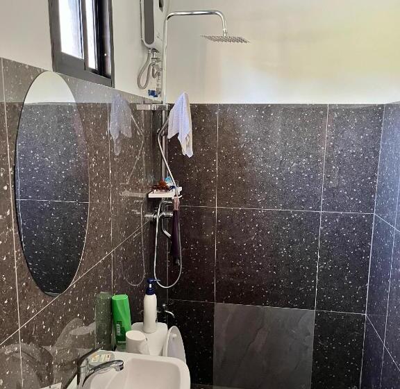 پانسیون Trisha Guesthouse