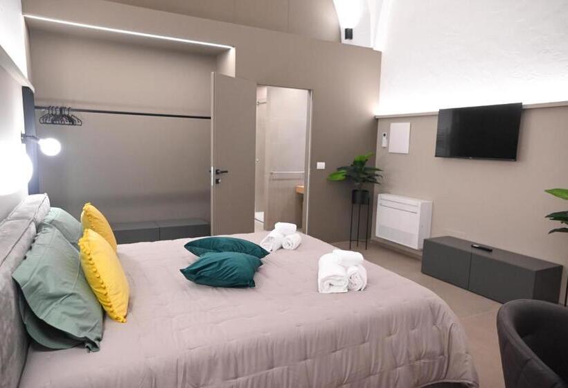 פנסיון Dimora Minelli Suites