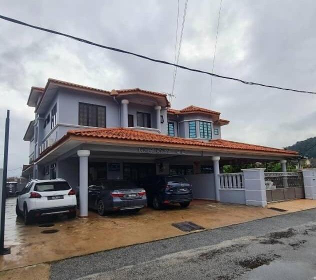 פנסיון Eighteen Guesthouse