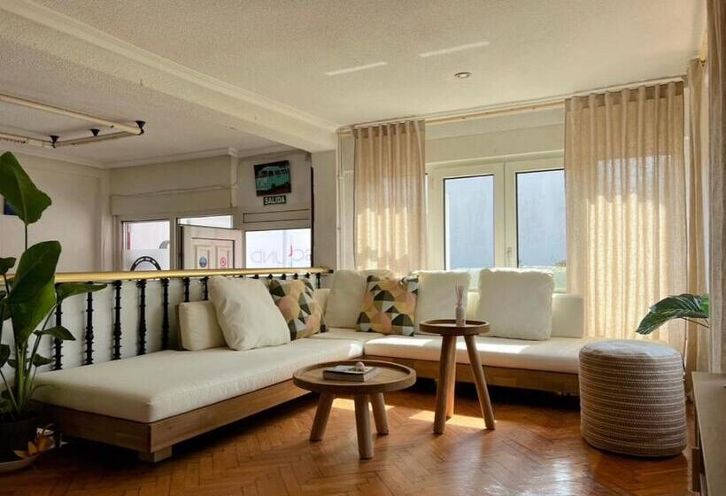 پانسیون Escuela De Surf Waves Sound   Alojamiento Compartido