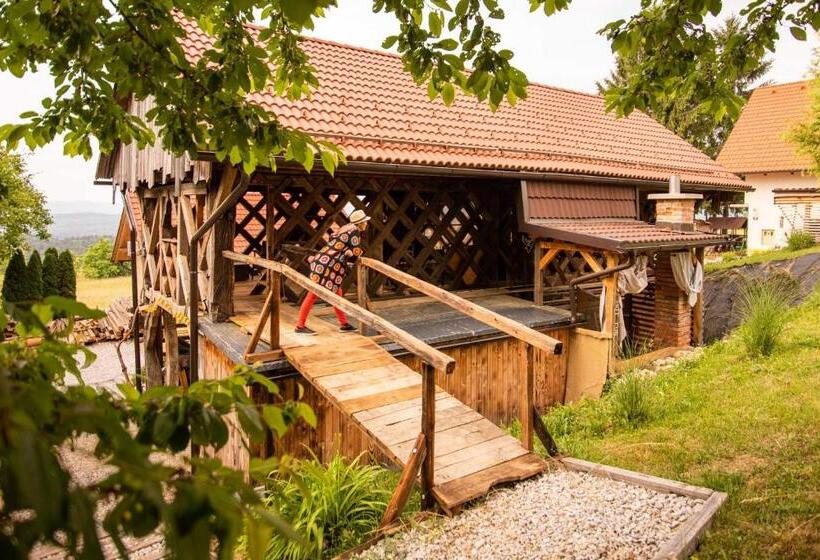 پانسیون Hay Barn Unique Experience Visole