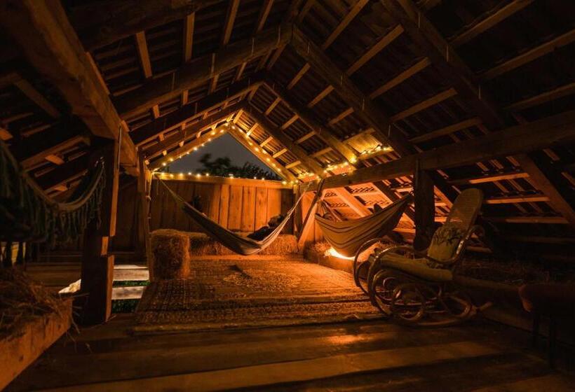 پانسیون Hay Barn Unique Experience Visole