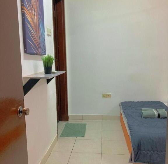 פנסיון Nr Cyberstay 1 Shared Apartment, Non Sharing Bathroom
