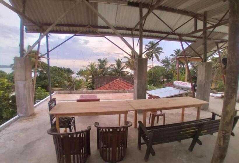 ペンション Room In Villa   Surf 247 Weligama   Deluxe Double Room With Side Sea View