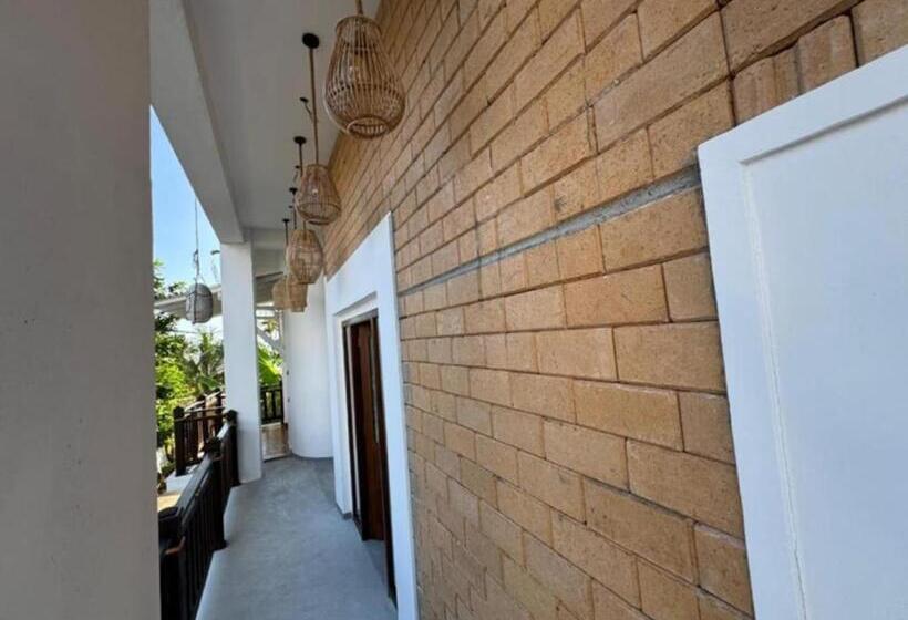 ペンション Room In Villa   Surf 247 Weligama   Deluxe Double Room With Side Sea View