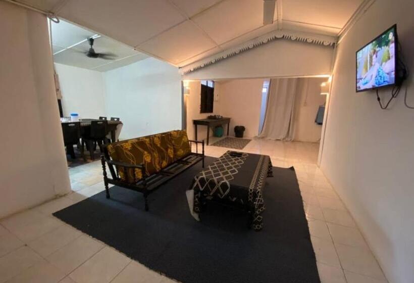 بنسيون Sb Sunset Kuching