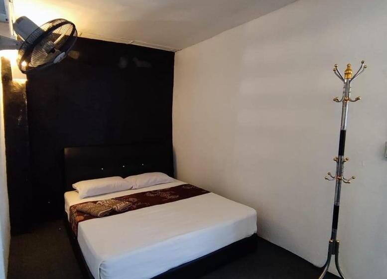 بنسيون Sb Sunset Kuching