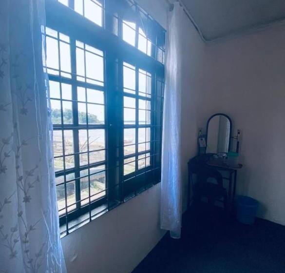 بنسيون Sb Sunset Kuching