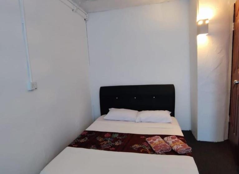 بنسيون Sb Sunset Kuching