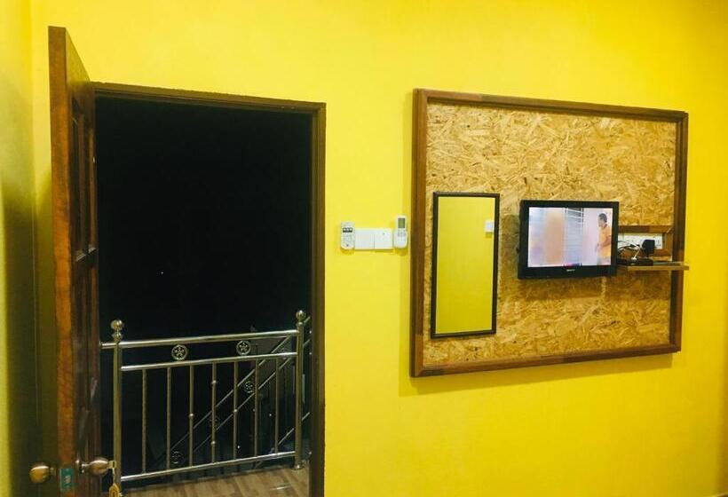 פנסיון The Pines Studio @ Pcb