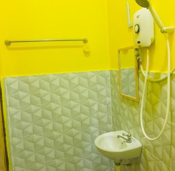 פנסיון The Pines Studio @ Pcb