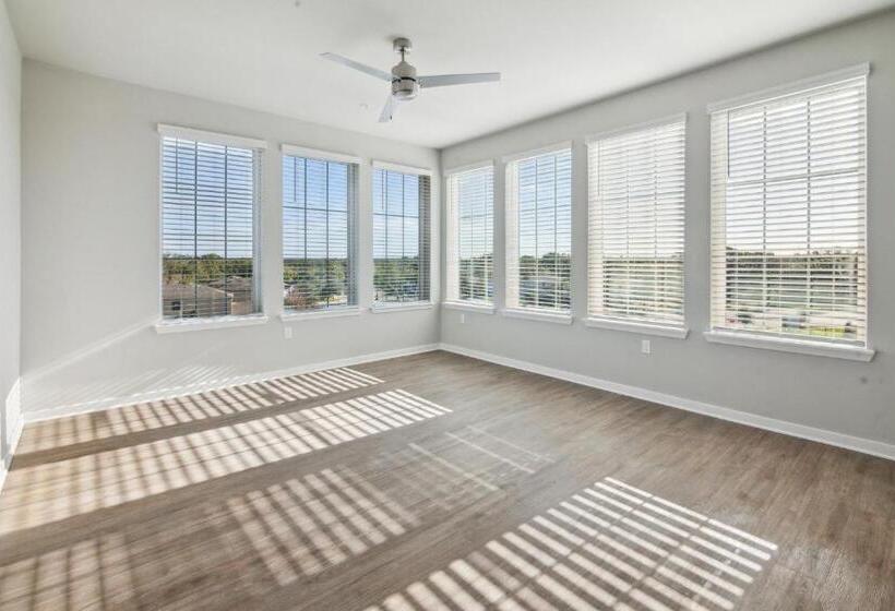 Rise Sereno Apartments By Barsala