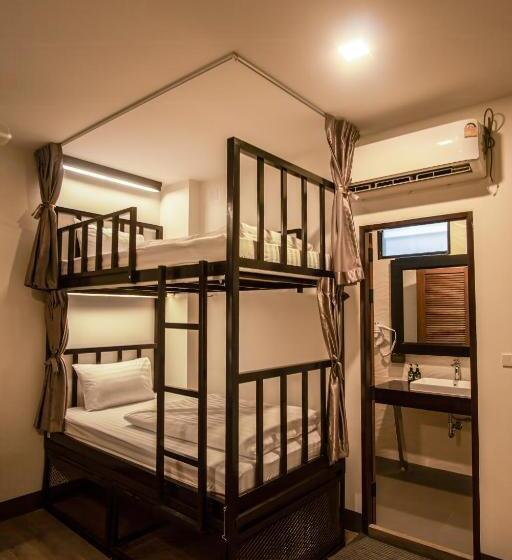 Sea Beach Hostel & Club Aonang Beachfront