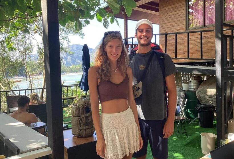 Sweed Dee Seaview Hostel