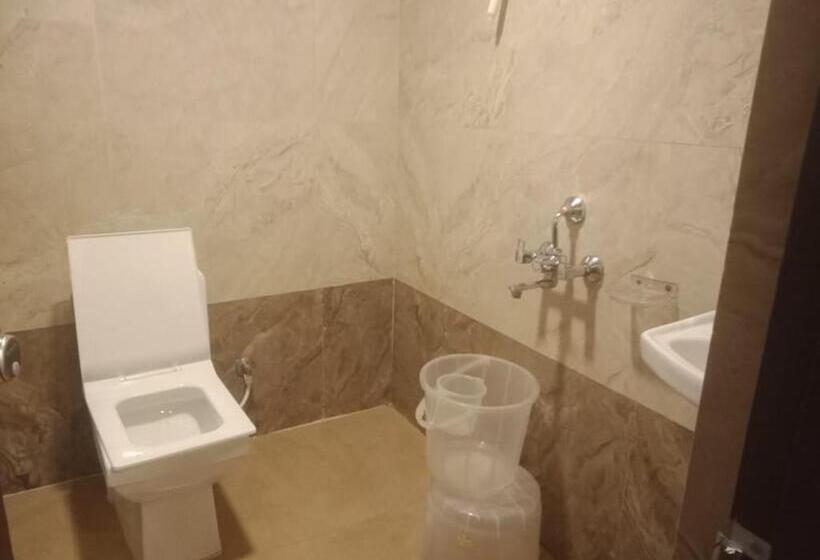 The Road View Grand Hotel & Multi Cuisine Restaurant  18 Percentage Off On Food Order