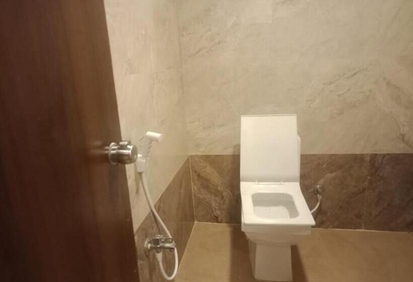 The Road View Grand Hotel & Multi Cuisine Restaurant  18 Percentage Off On Food Order