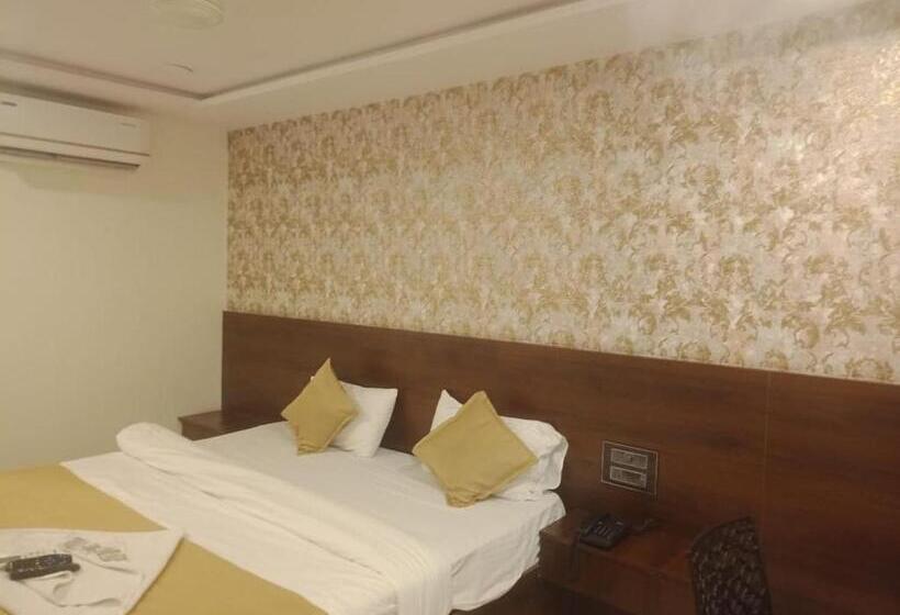 The Road View Grand Hotel & Multi Cuisine Restaurant  18 Percentage Off On Food Order