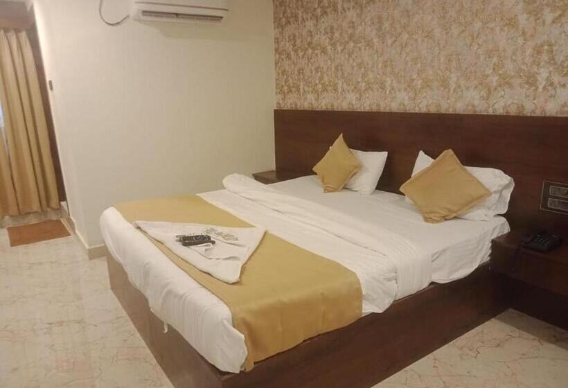 The Road View Grand Hotel & Multi Cuisine Restaurant  18 Percentage Off On Food Order