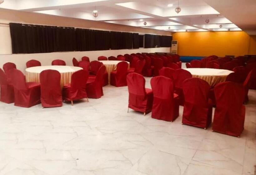 The Road View Grand Hotel & Multi Cuisine Restaurant  18 Percentage Off On Food Order