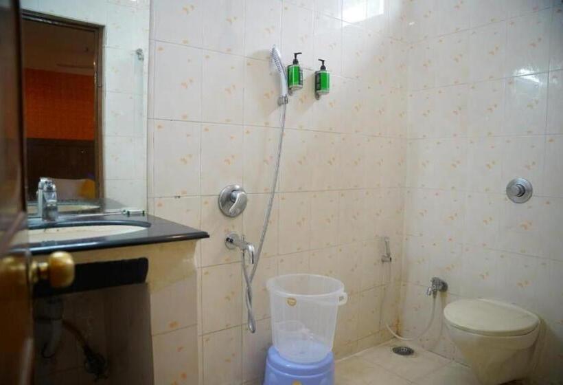 The Road View Grand Hotel & Multi Cuisine Restaurant  18 Percentage Off On Food Order