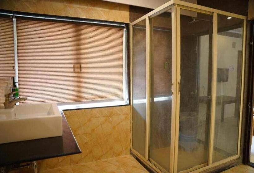 The Road View Grand Hotel & Multi Cuisine Restaurant  18 Percentage Off On Food Order