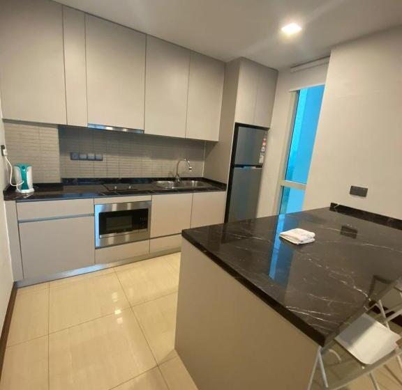 超赞海景高级公寓 浪漫香薰浴缸泡澡 Nexflix Youtube Wifi 喜欢浪漫宁静的您怎可错过