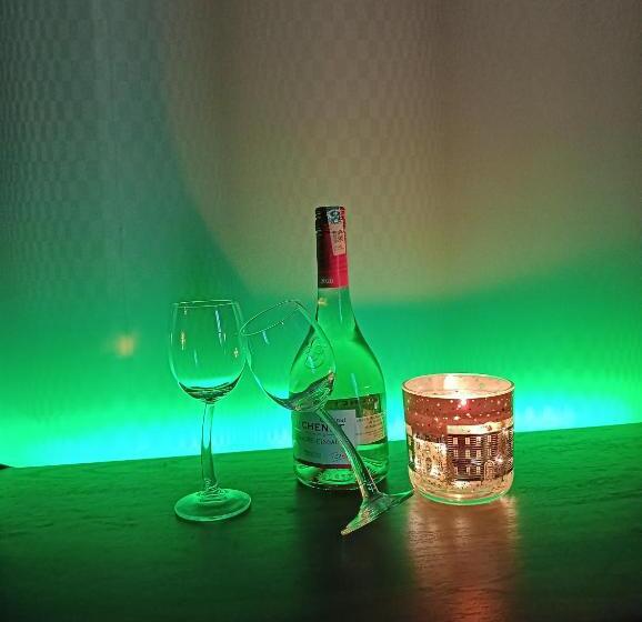 超赞海景高级公寓 浪漫香薰浴缸泡澡 Nexflix Youtube Wifi 喜欢浪漫宁静的您怎可错过