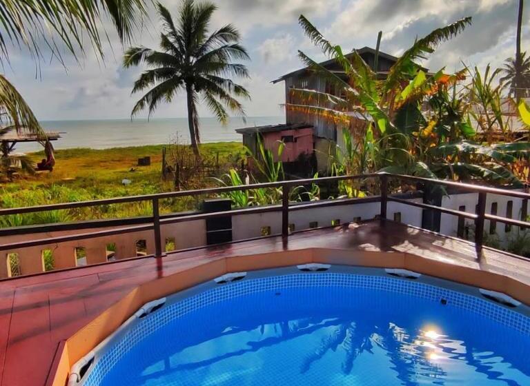 ユースホステル Aqil Beach Inn